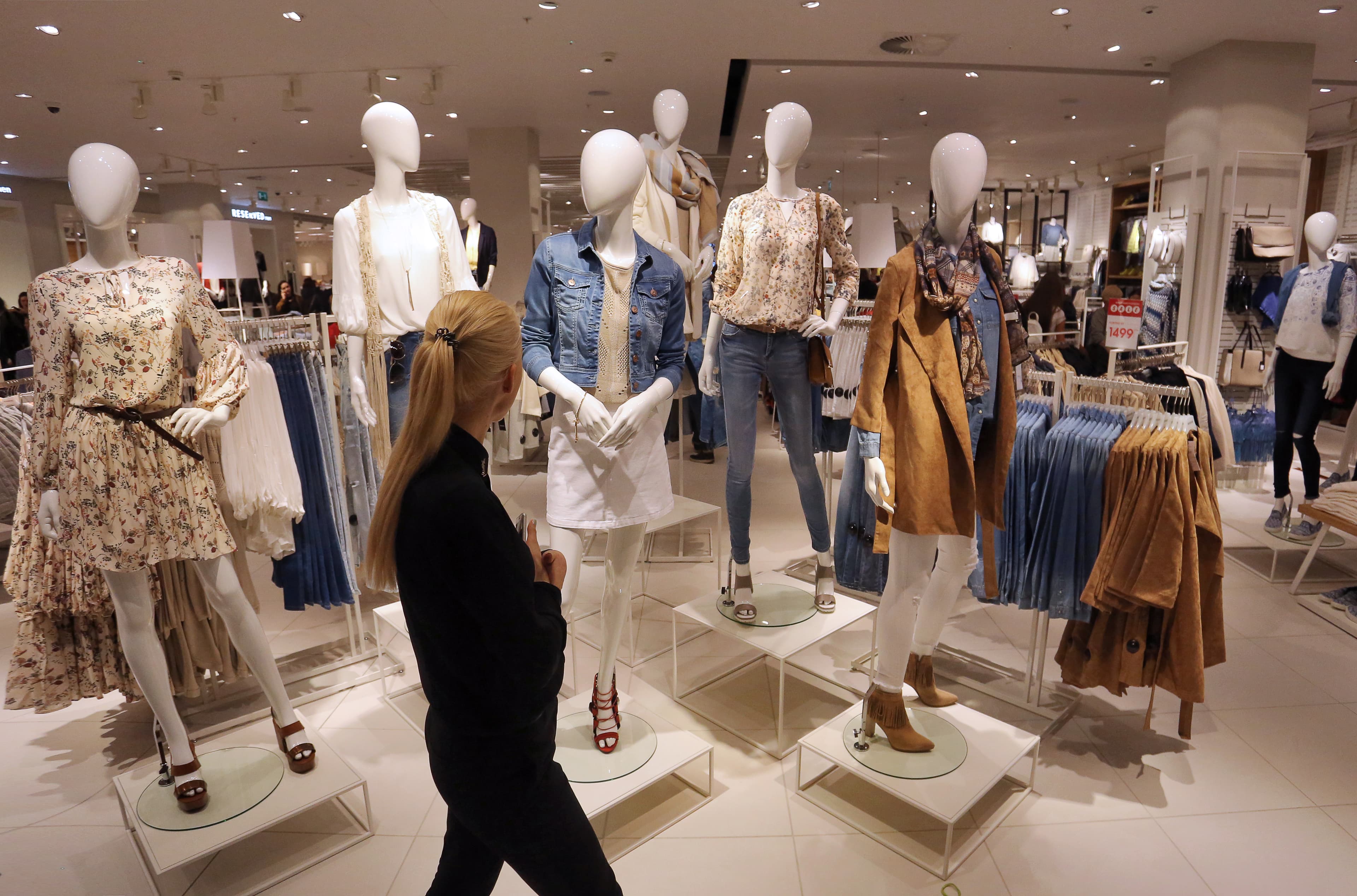 Обслуживание покупателя в магазине